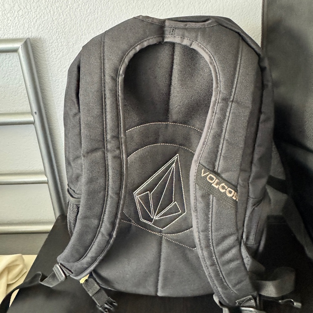 Volcom Backpack - Picture 2 of 6